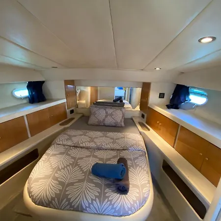 Botel - Divali - Duerme En Un Confortable Yate En Barcelona